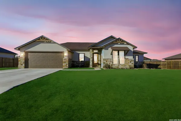 $385,000 | 1734 Crooked Creek Drive, Pleasanton, TX 78064