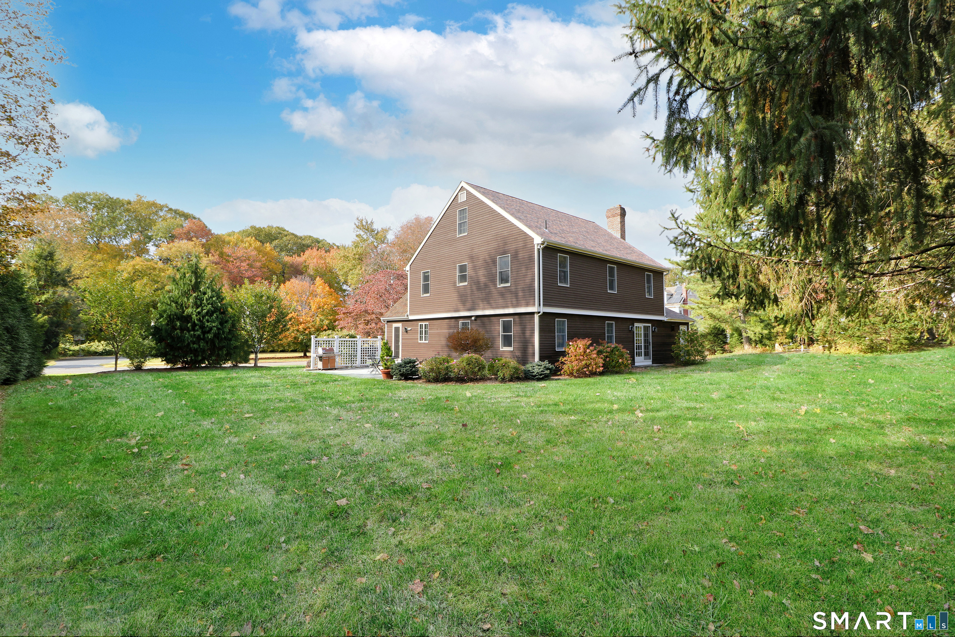 28 Brook Road Trumbull, CT 06611 - Photo 6 of 31 Gallery Image 6