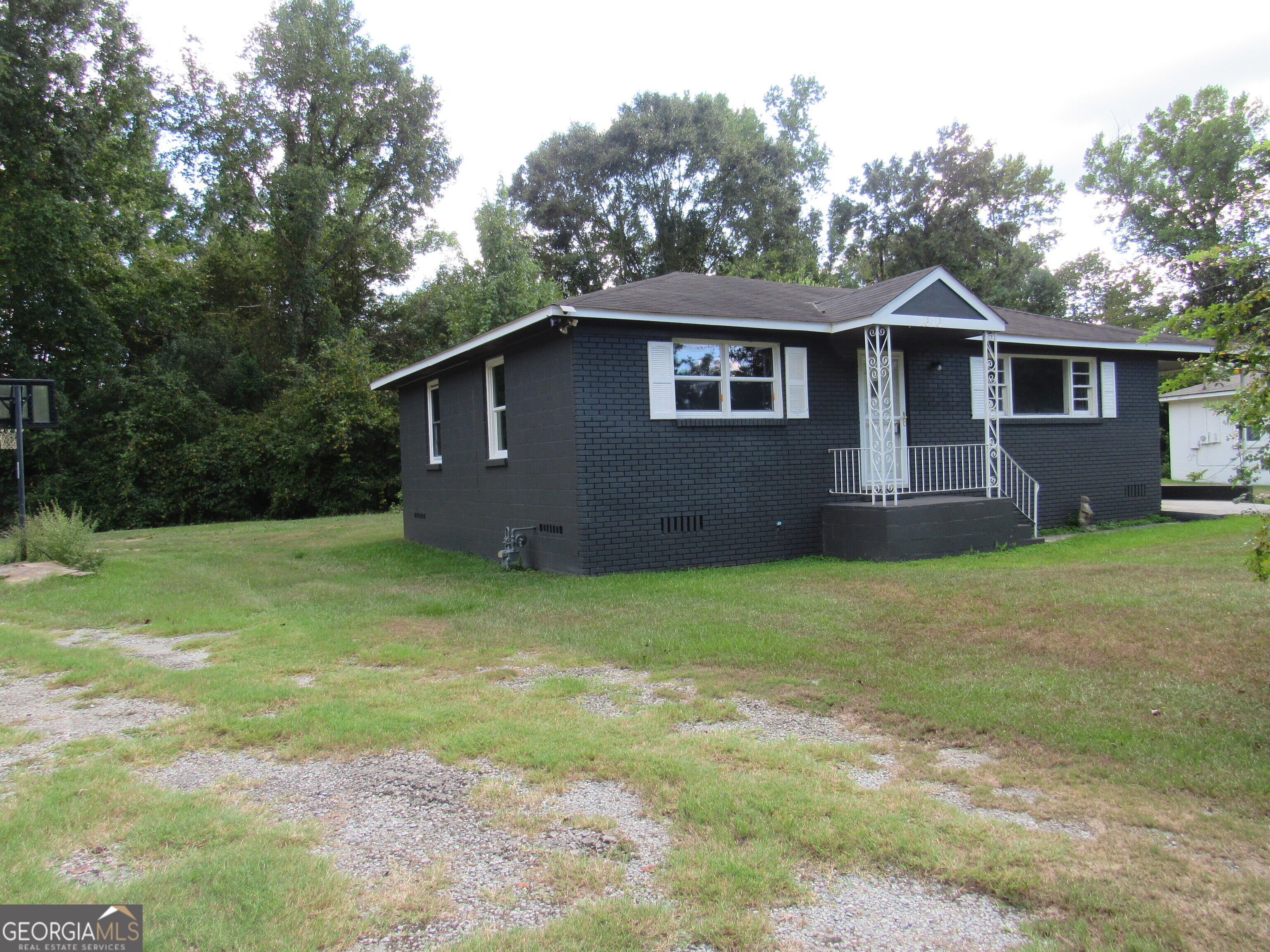 1616 Mathis Circle Macon, GA 31206 - Photo 2 of 28 Gallery Image 2