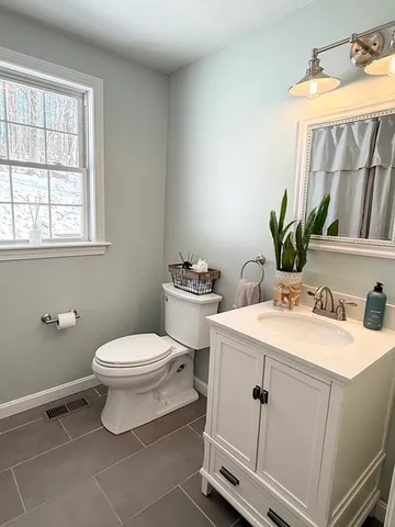 $574,900 | 74 Fairview Park Road, Sturbridge, MA 01566