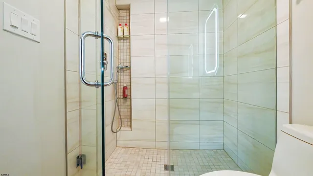 $2,400 | 15 North Jefferson Avenue, Unit B, Margate City, NJ 08402