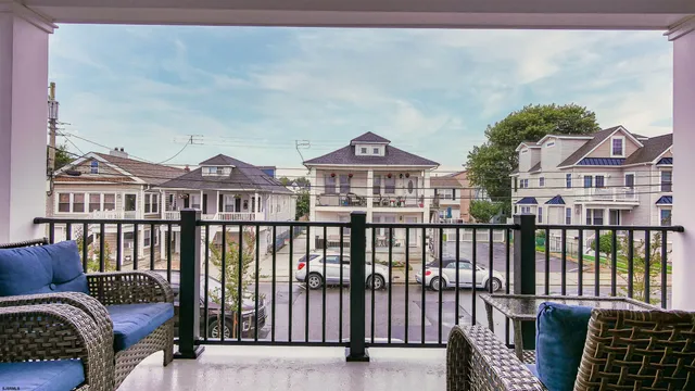 $2,400 | 15 North Jefferson Avenue, Unit B, Margate City, NJ 08402