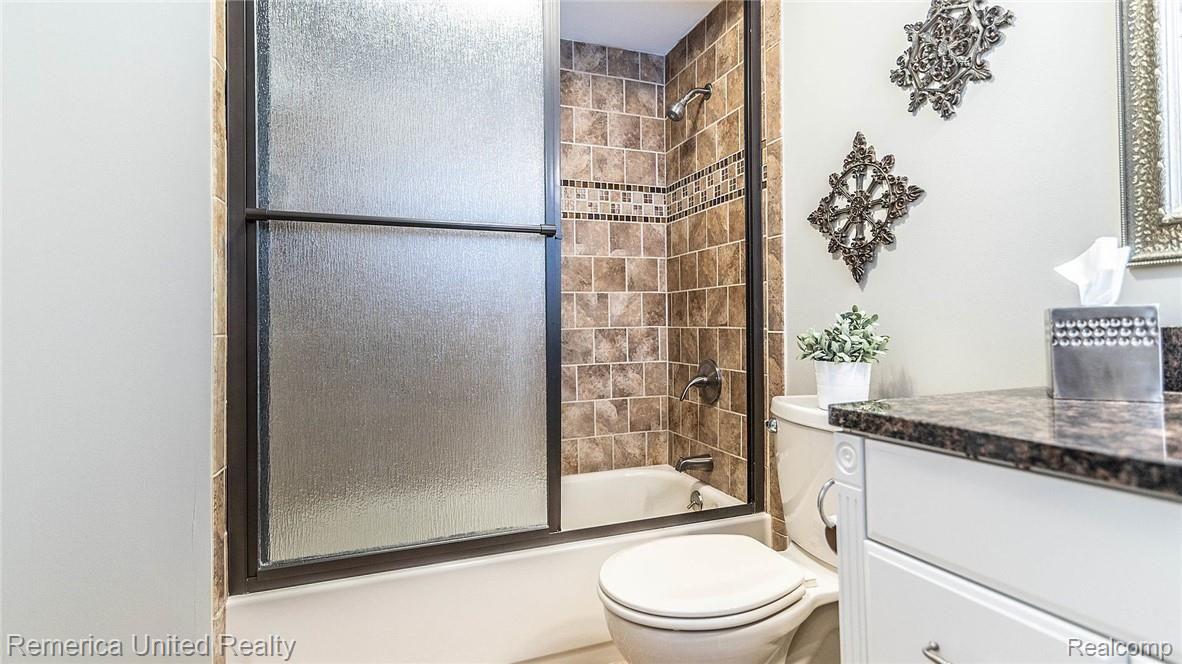 24039 Woodham Road Novi, MI 48374 - Photo 38 of 51 050_31.jpg
