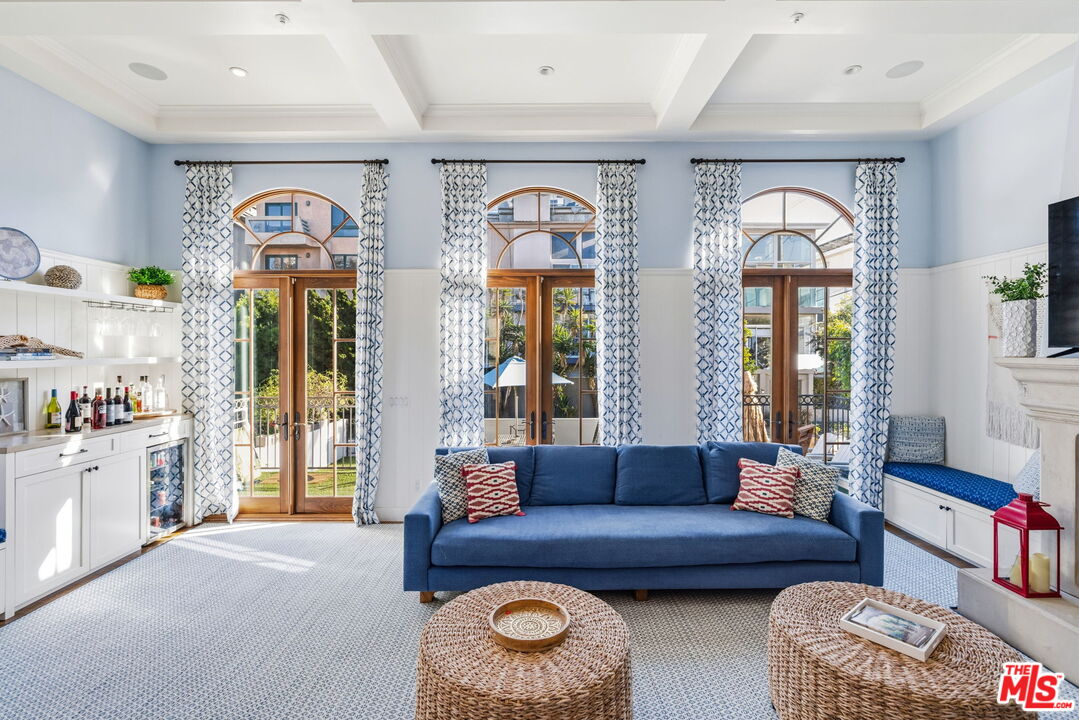 17 Privateer Street Marina del Rey, CA 90292 - Photo 11 of 56