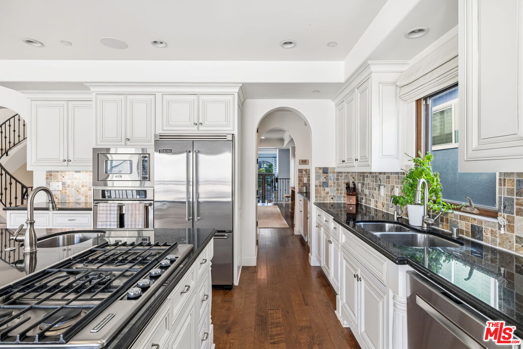 17 Privateer Street Marina del Rey, CA 90292 - Photo 27 of 56