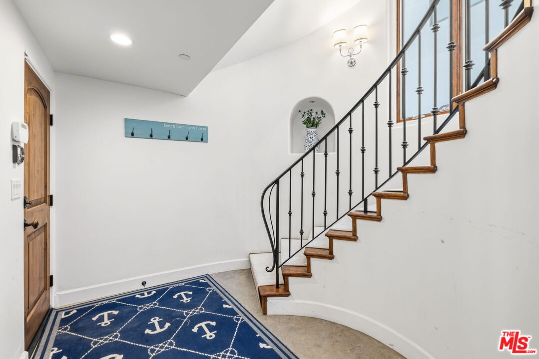 17 Privateer Street Marina del Rey, CA 90292 - Photo 33 of 56