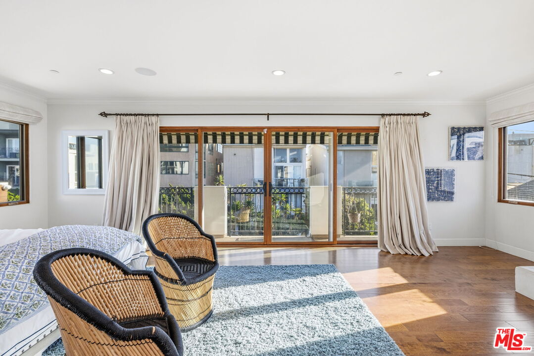 17 Privateer Street Marina del Rey, CA 90292 - Photo 40 of 56