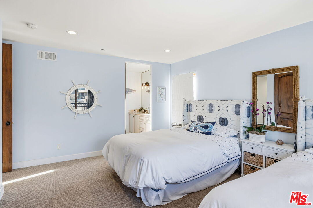 17 Privateer Street Marina del Rey, CA 90292 - Photo 48 of 56