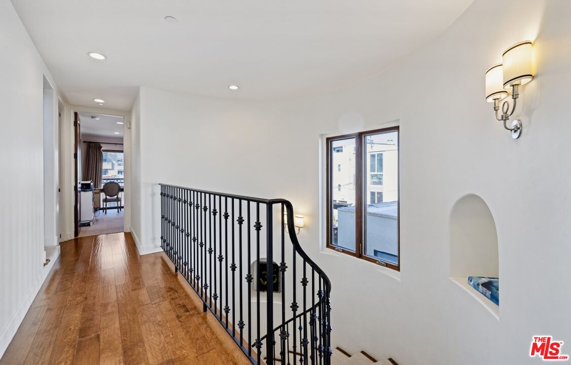 17 Privateer Street Marina del Rey, CA 90292 - Photo 9 of 56