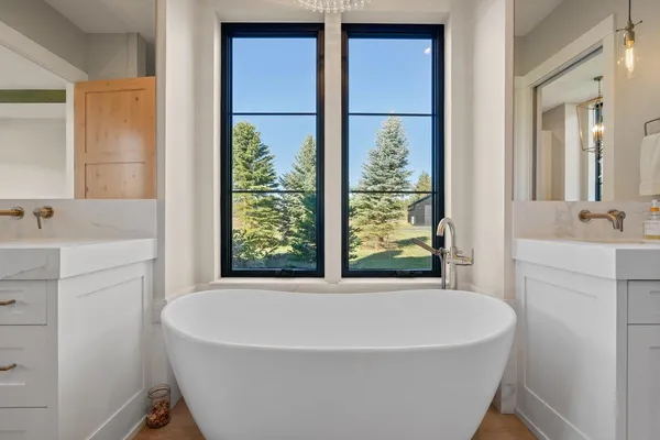 $3,995,000 | 713 North Center Valley Road, Sandpoint, ID 83864