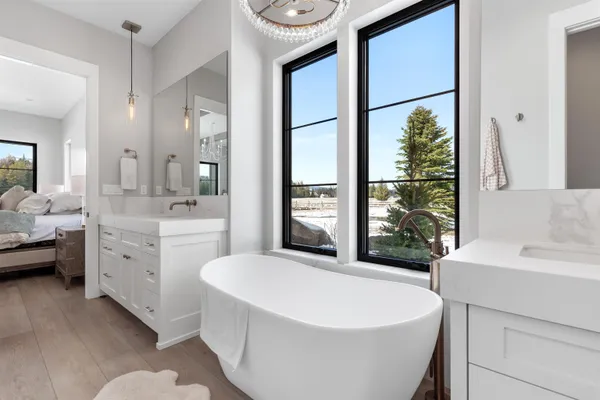 $3,995,000 | 713 North Center Valley Road, Sandpoint, ID 83864