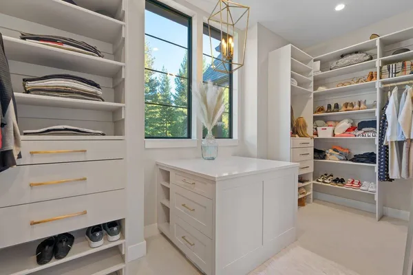 $3,995,000 | 713 North Center Valley Road, Sandpoint, ID 83864