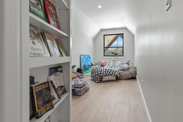 $3,995,000 | 713 North Center Valley Road, Sandpoint, ID 83864