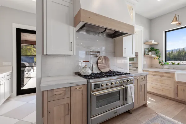 $3,995,000 | 713 North Center Valley Road, Sandpoint, ID 83864