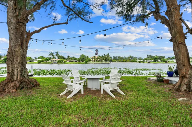 $5,250,000 | 7420 West Lake Drive, Lake Clarke Shores, FL 33406