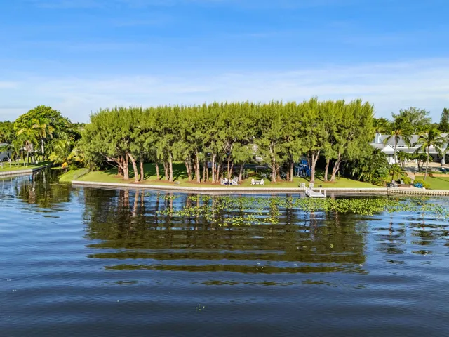 $5,250,000 | 7420 West Lake Drive, Lake Clarke Shores, FL 33406