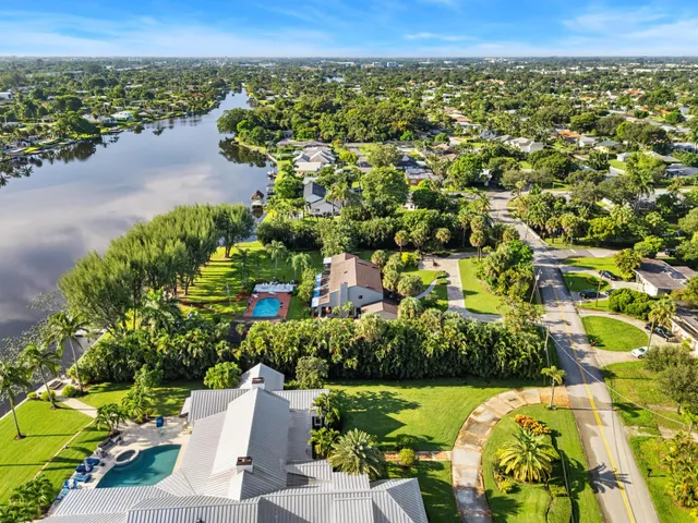 $5,250,000 | 7420 West Lake Drive, Lake Clarke Shores, FL 33406