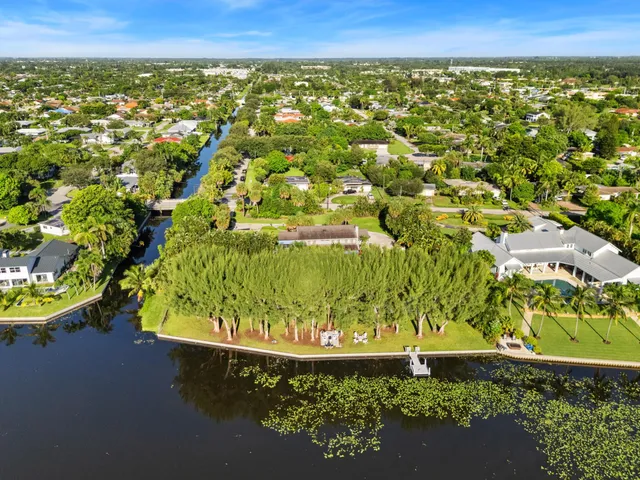 $5,250,000 | 7420 West Lake Drive, Lake Clarke Shores, FL 33406