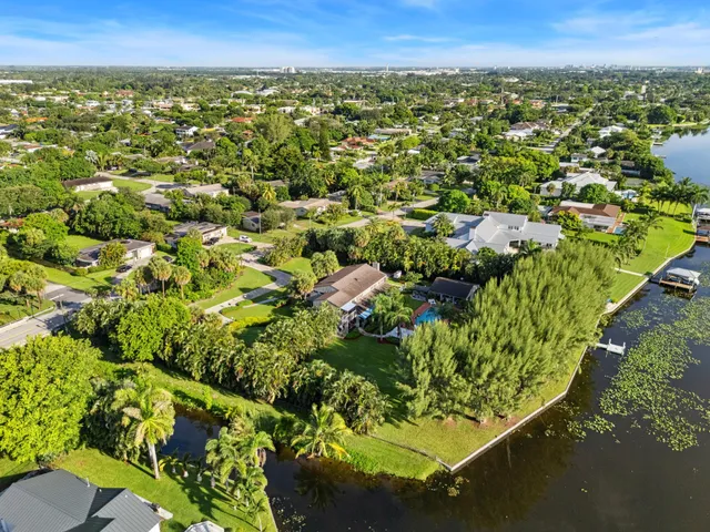 $5,250,000 | 7420 West Lake Drive, Lake Clarke Shores, FL 33406