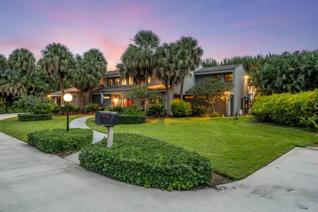 $5,250,000 | 7420 West Lake Drive, Lake Clarke Shores, FL 33406