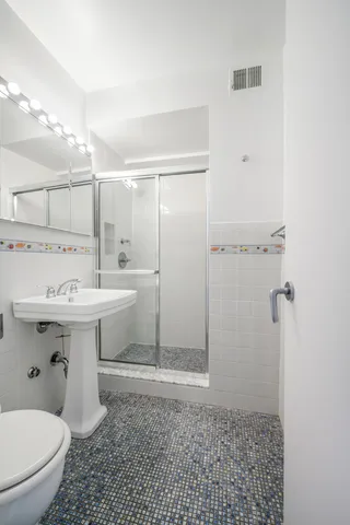 $2,950,000 | 207 East 74th Street, Unit 5JH | Lenox Hill