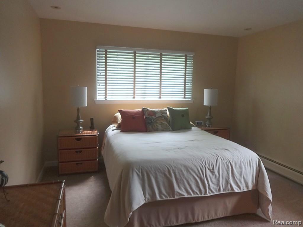 8227 Hampton Road Grosse Ile, MI 48138 - Photo 15 of 22 Master Bedroom1.jpg