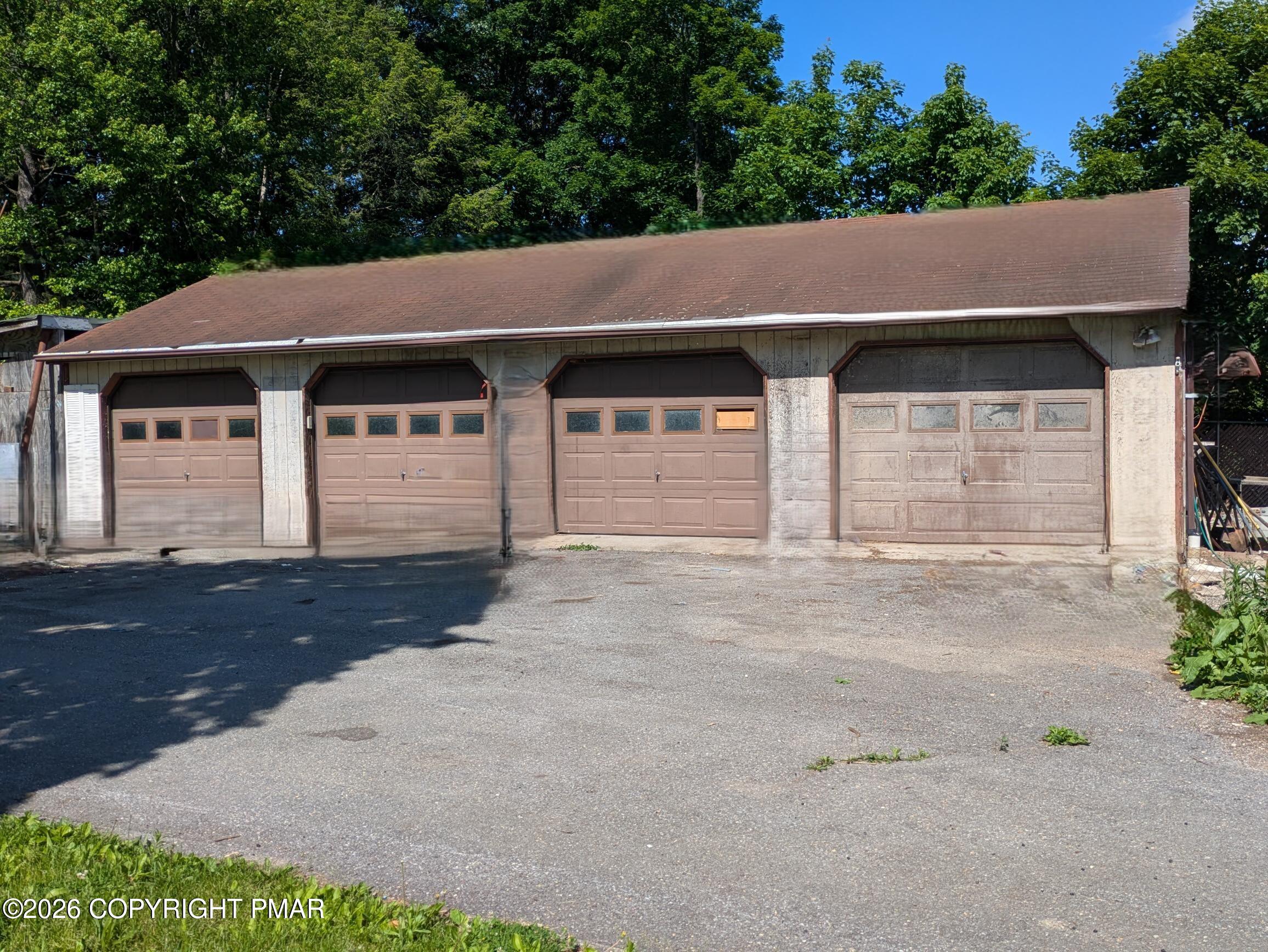 1085 Interchange Road Gilbert, PA 18331 - Photo 8 of 28 PXL_20260528_194255860