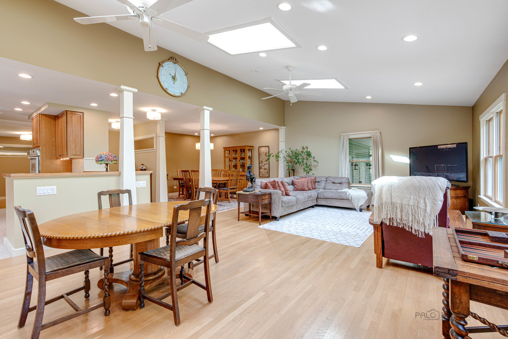 590 West Helen Road Palatine, IL 60067 - Photo 15 of 95