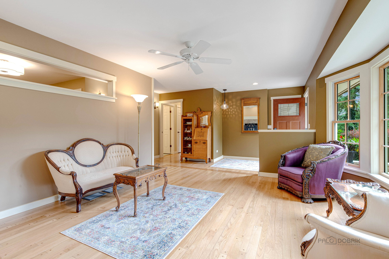 590 West Helen Road Palatine, IL 60067 - Photo 8 of 95 a living room with furniture