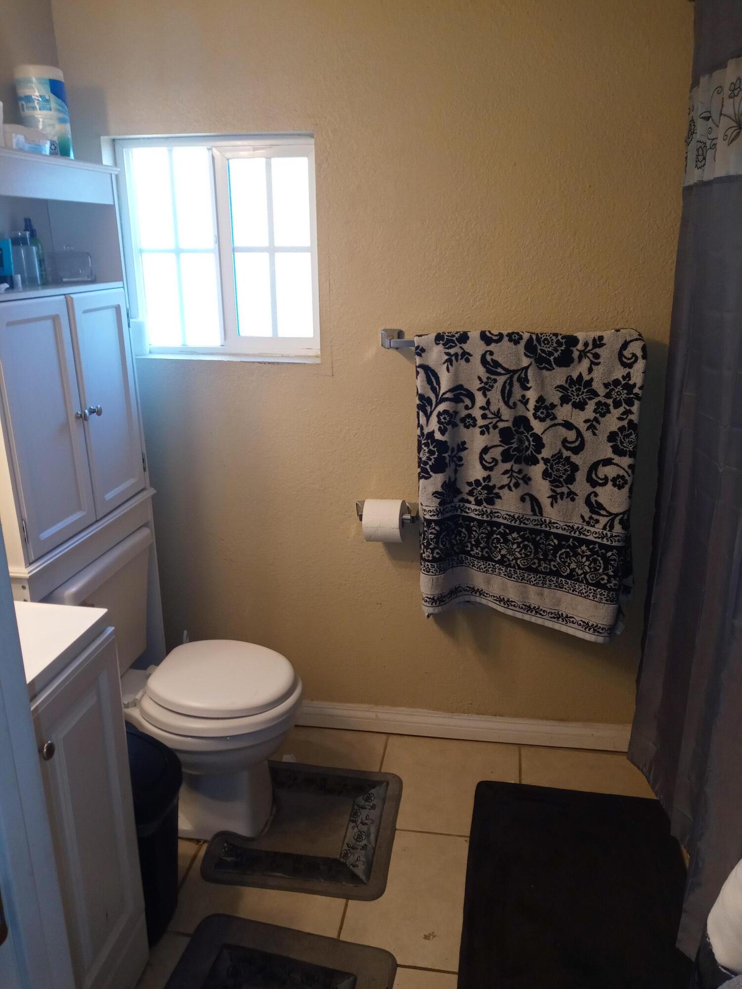 3502 Grandview Avenue Riverside, CA 92509 - Photo 19 of 28 bath room 1