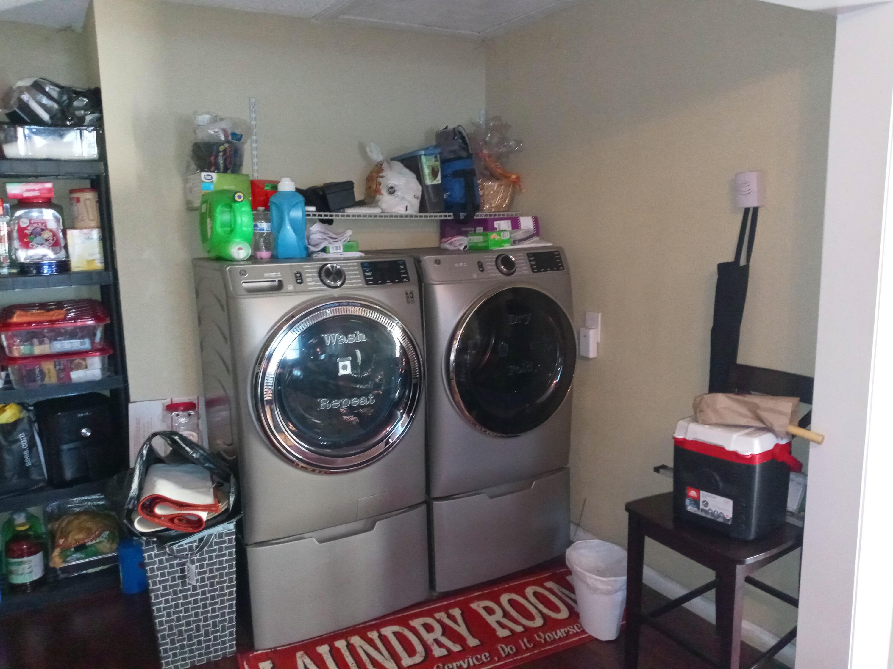 3502 Grandview Avenue Riverside, CA 92509 - Photo 20 of 28 Laundry area