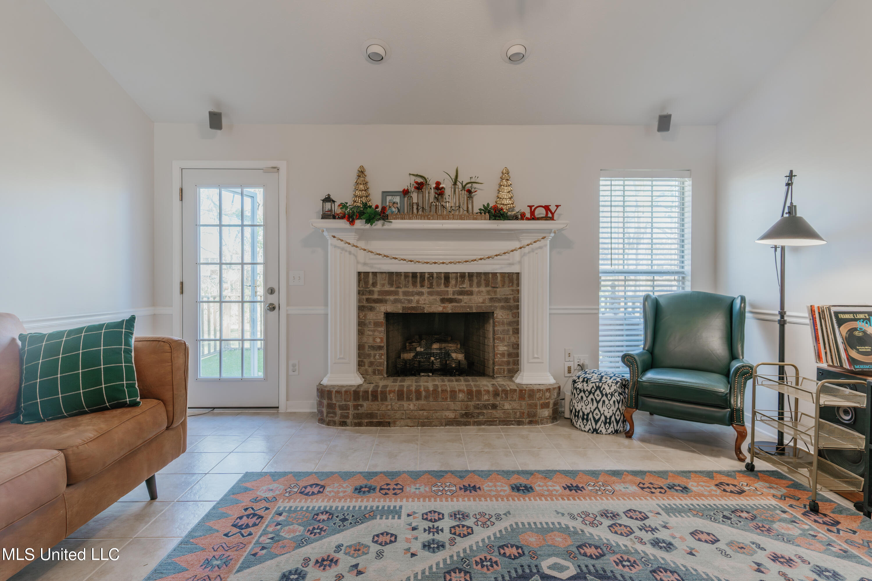 204 Ridge Park Cove Raymond, MS 39154 - Photo 18 of 64 18-LivingRoom