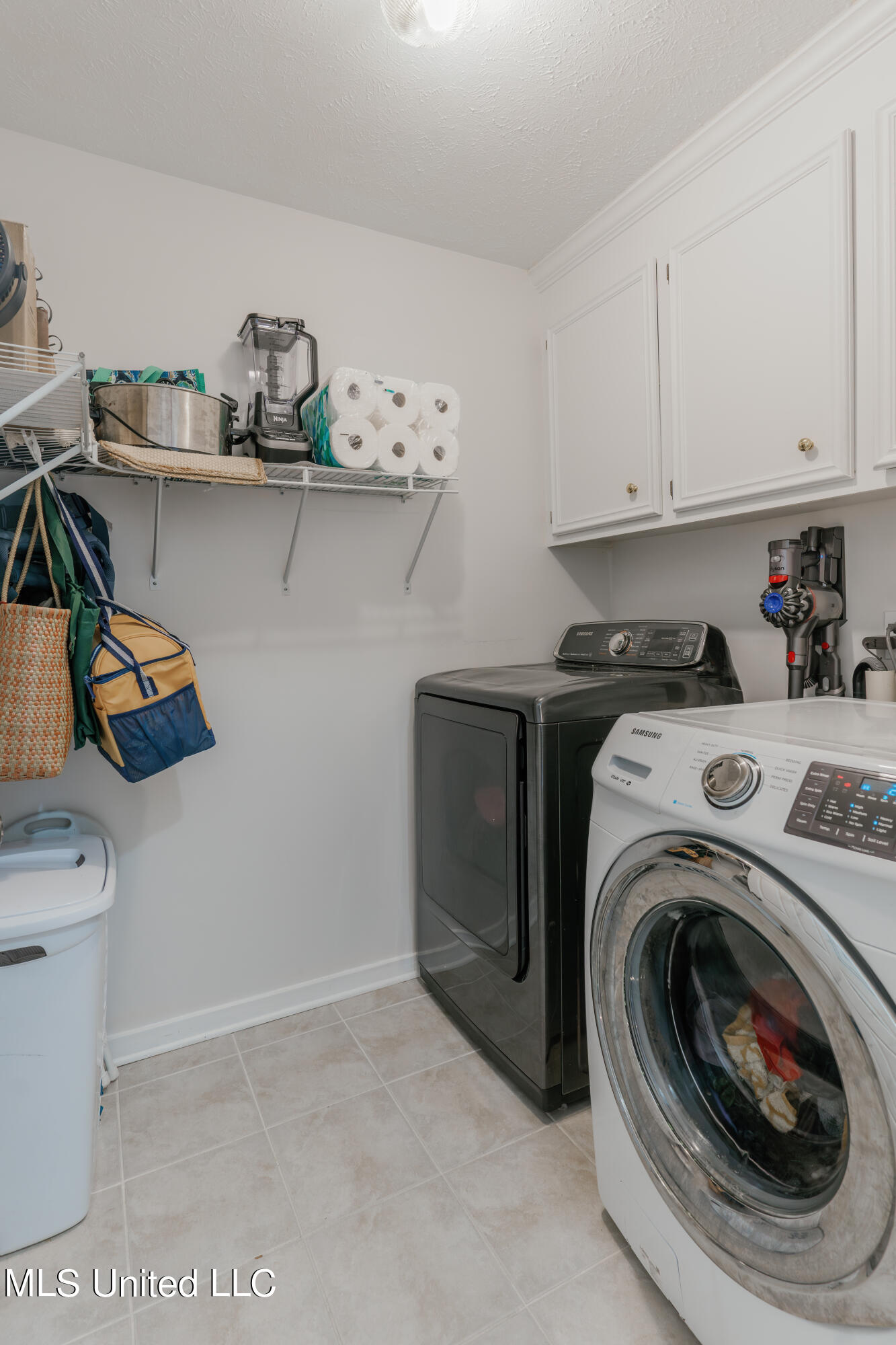 204 Ridge Park Cove Raymond, MS 39154 - Photo 29 of 64 29-LaundryRoom