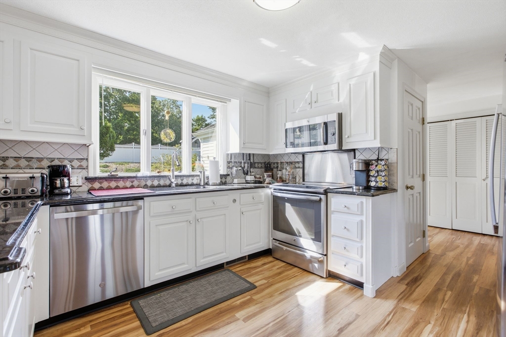 2 Russell Road Lynnfield, MA 01940 - Photo 14 of 42