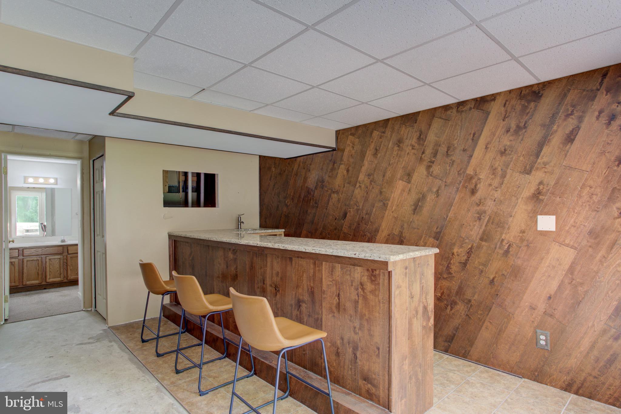 314 Farm Del Circle Lititz, PA 17543 - Photo 22 of 37 Wet bar