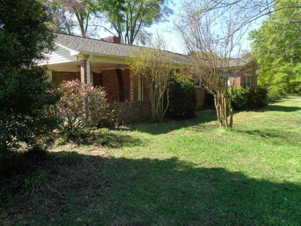 811 George Albert Lake Road Anderson, SC 29624 - Photo 3 of 23 Gallery Image 3
