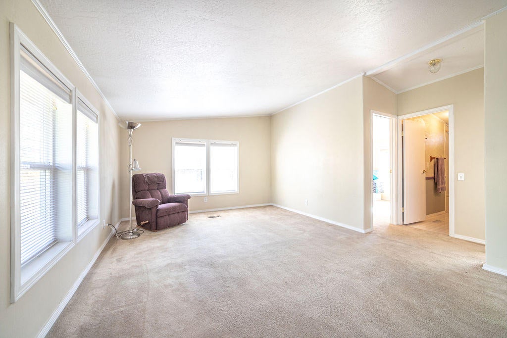 19132 Pumice Butte Road Bend, OR 97702 - Photo 8 of 49 PhotoMyListing-32