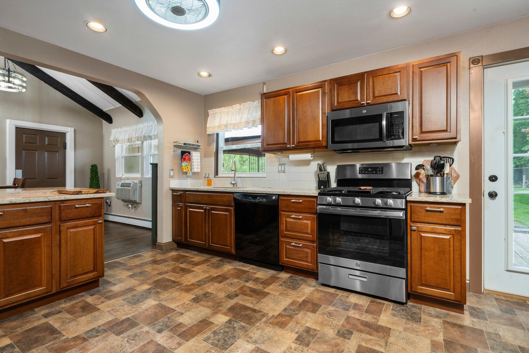 1500 Judd Road Saline, MI 48176 - Photo 22 of 117 kitchen