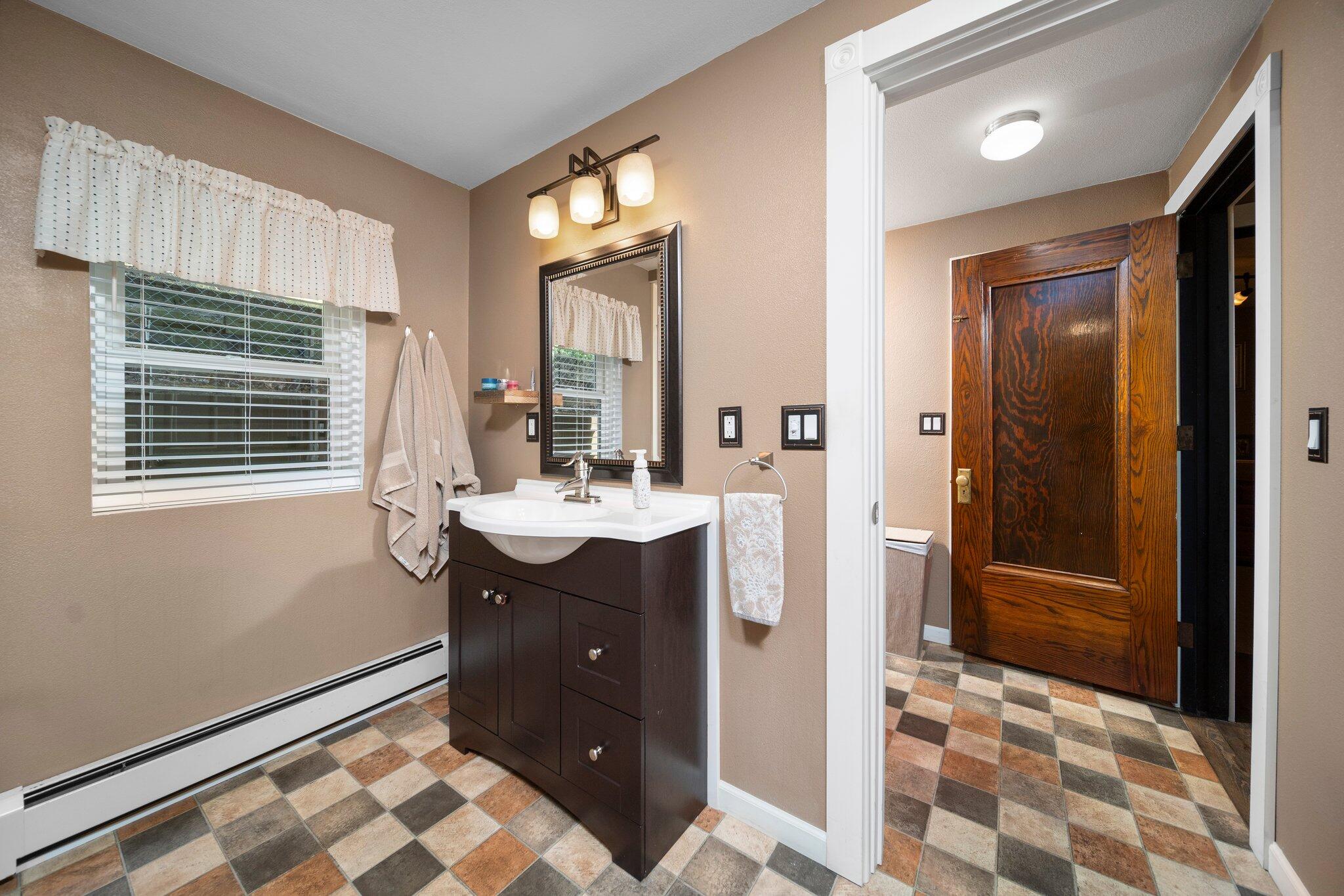 1500 Judd Road Saline, MI 48176 - Photo 38 of 117 Primary bath