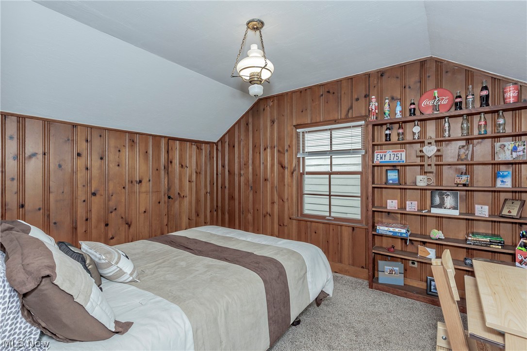 3866 Silsby Road Cleveland, OH 44118 - Photo 29 of 47 Guest bedroom with built in bookcase.
