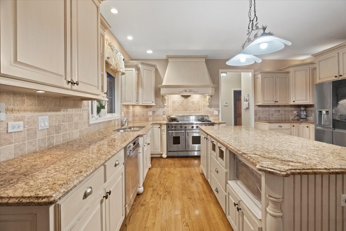 325 Williams Street Roselle, IL 60172 - Photo 12 of 40