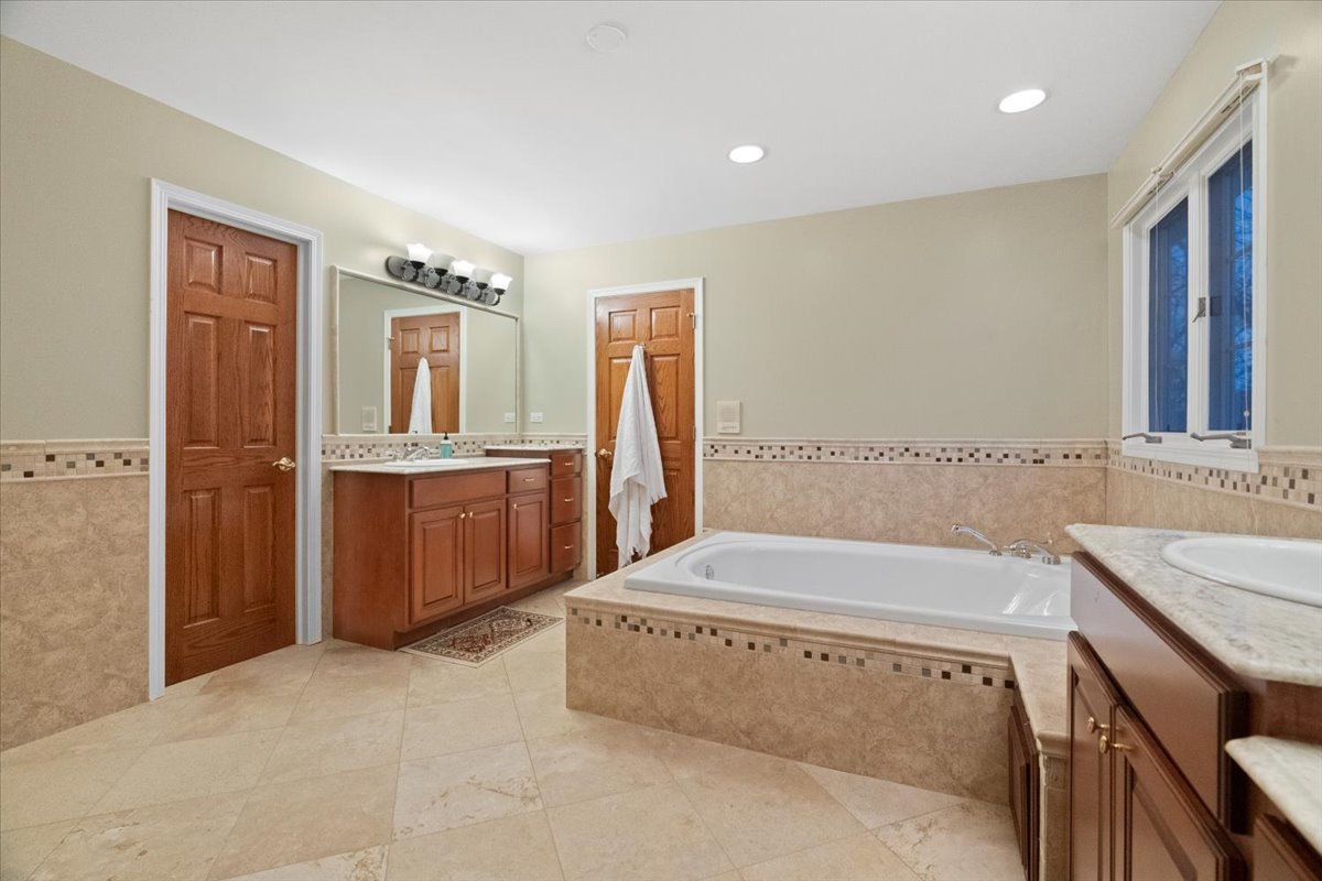 325 Williams Street Roselle, IL 60172 - Photo 24 of 40