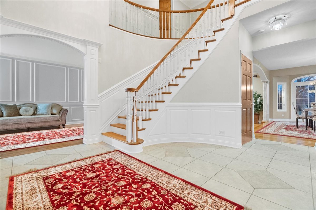 325 Williams Street Roselle, IL 60172 - Photo 3 of 40