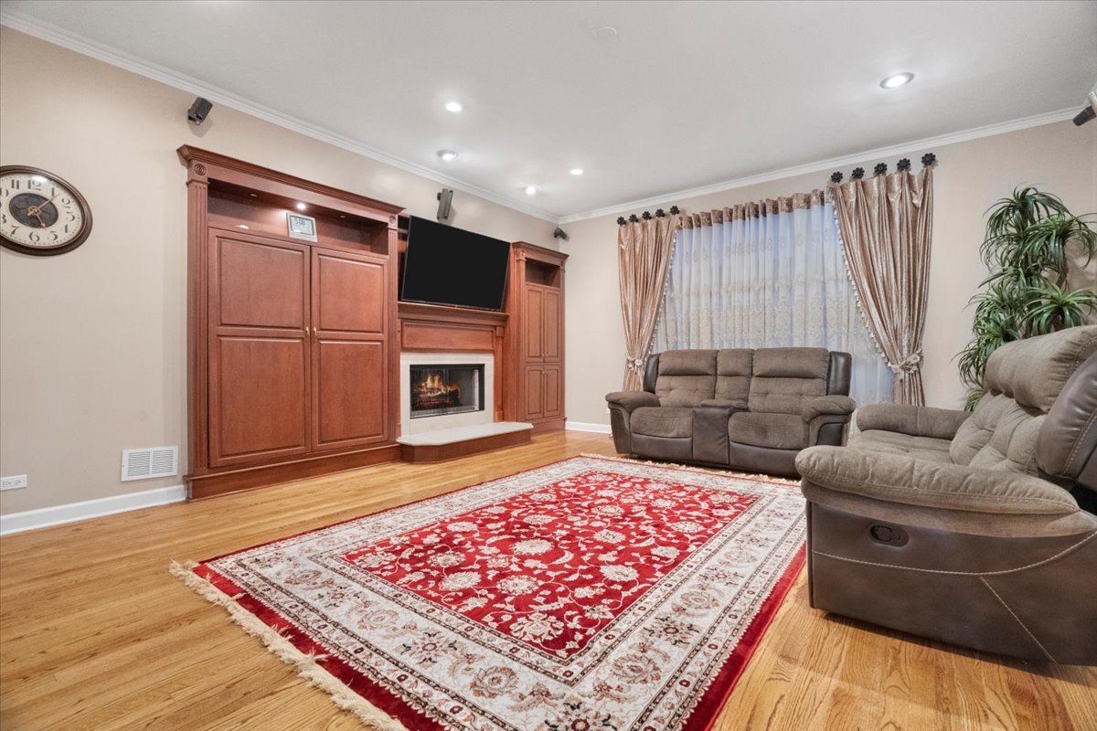 325 Williams Street Roselle, IL 60172 - Photo 6 of 40