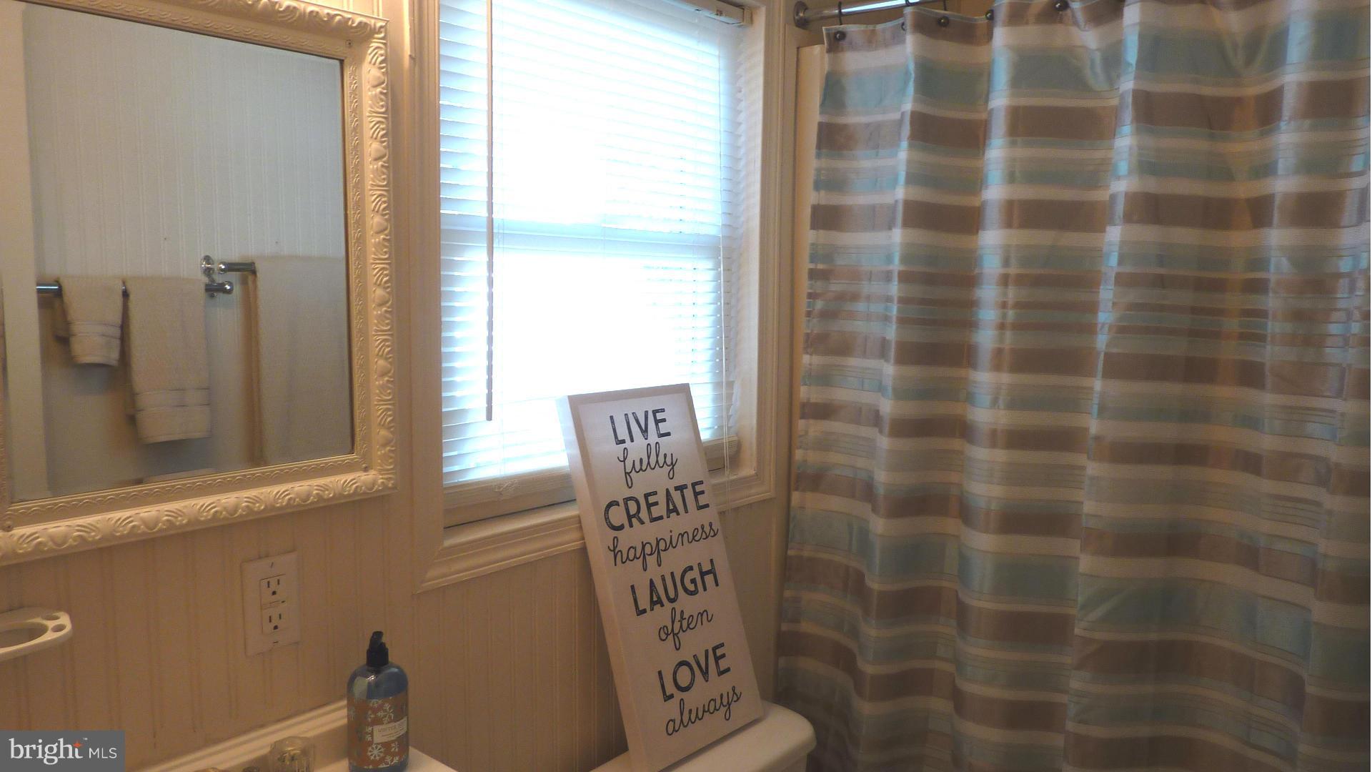 45870 South Springsteen Court California, MD 20619 - Photo 13 of 27 Bath (Master)