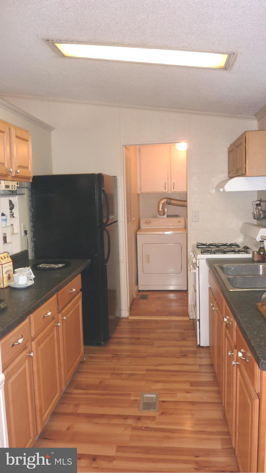 45870 South Springsteen Court California, MD 20619 - Photo 8 of 27 Kitchen