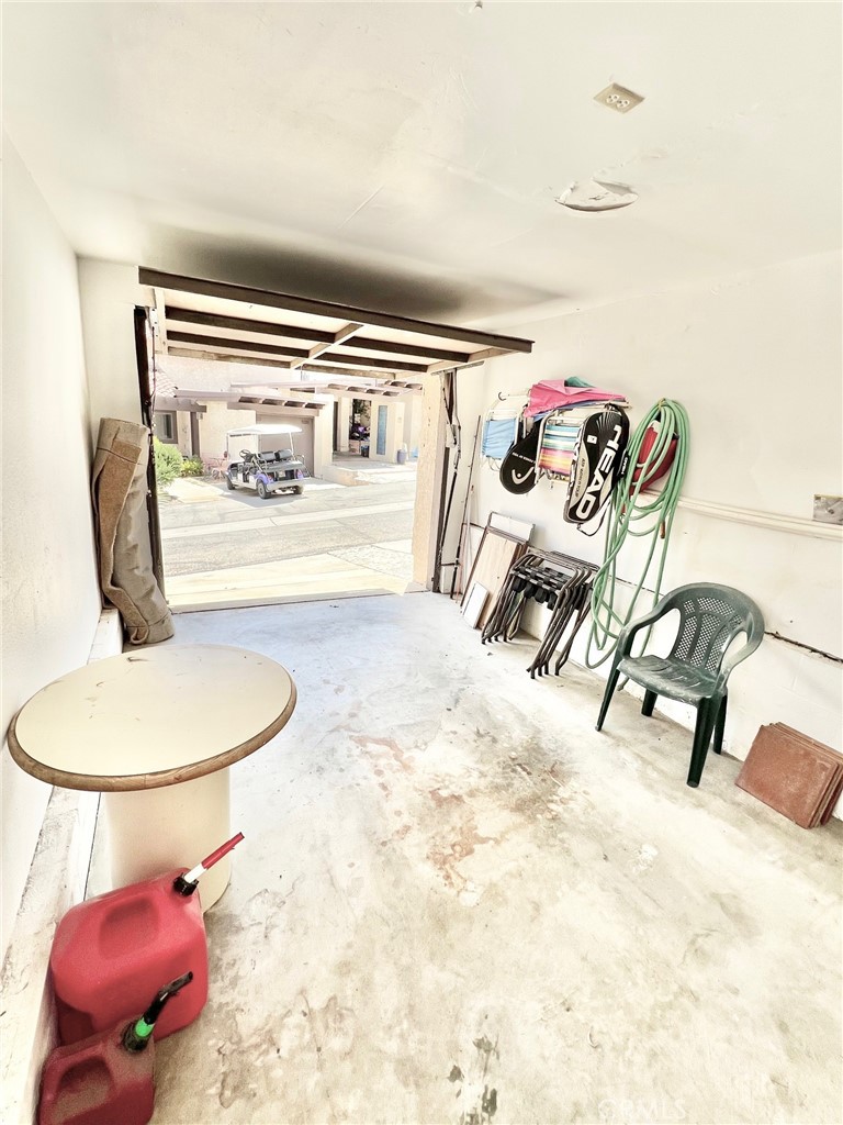 35 Cabrillo Drive Avalon, CA 90704 - Photo 34 of 40 a bathroom with a toilet