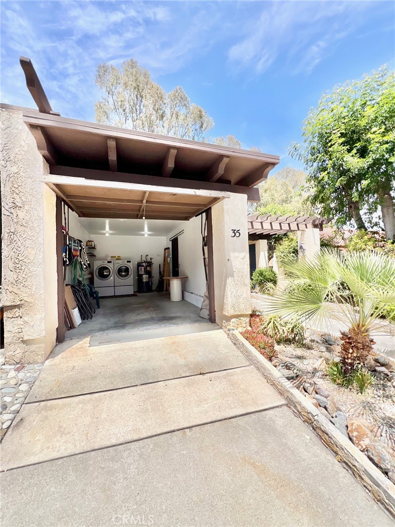 35 Cabrillo Drive Avalon, CA 90704 - Photo 36 of 40 a view of parking area