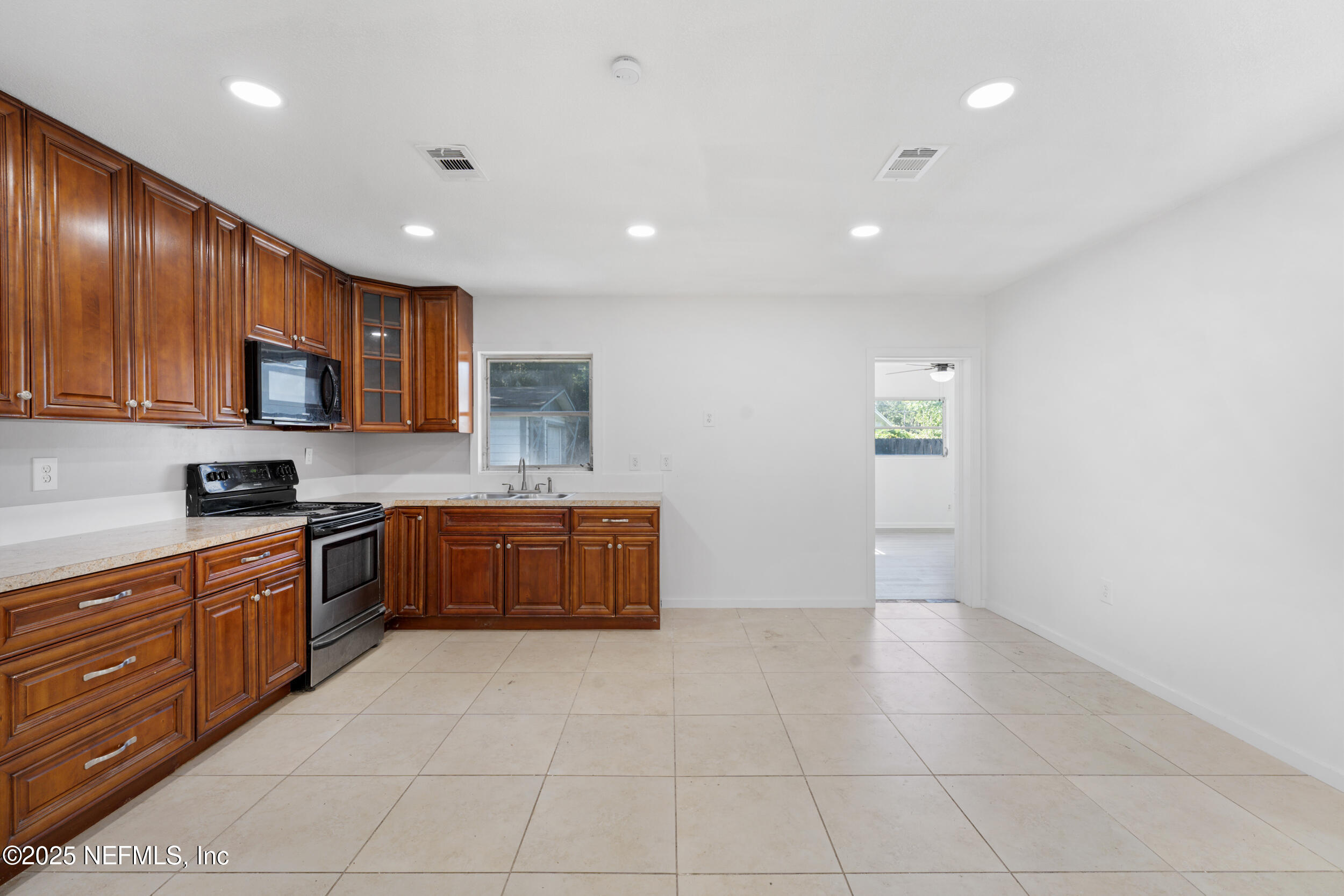 2626 Leonid Road Jacksonville, FL 32218 - Photo 11 of 40 2626 LEONID Road,