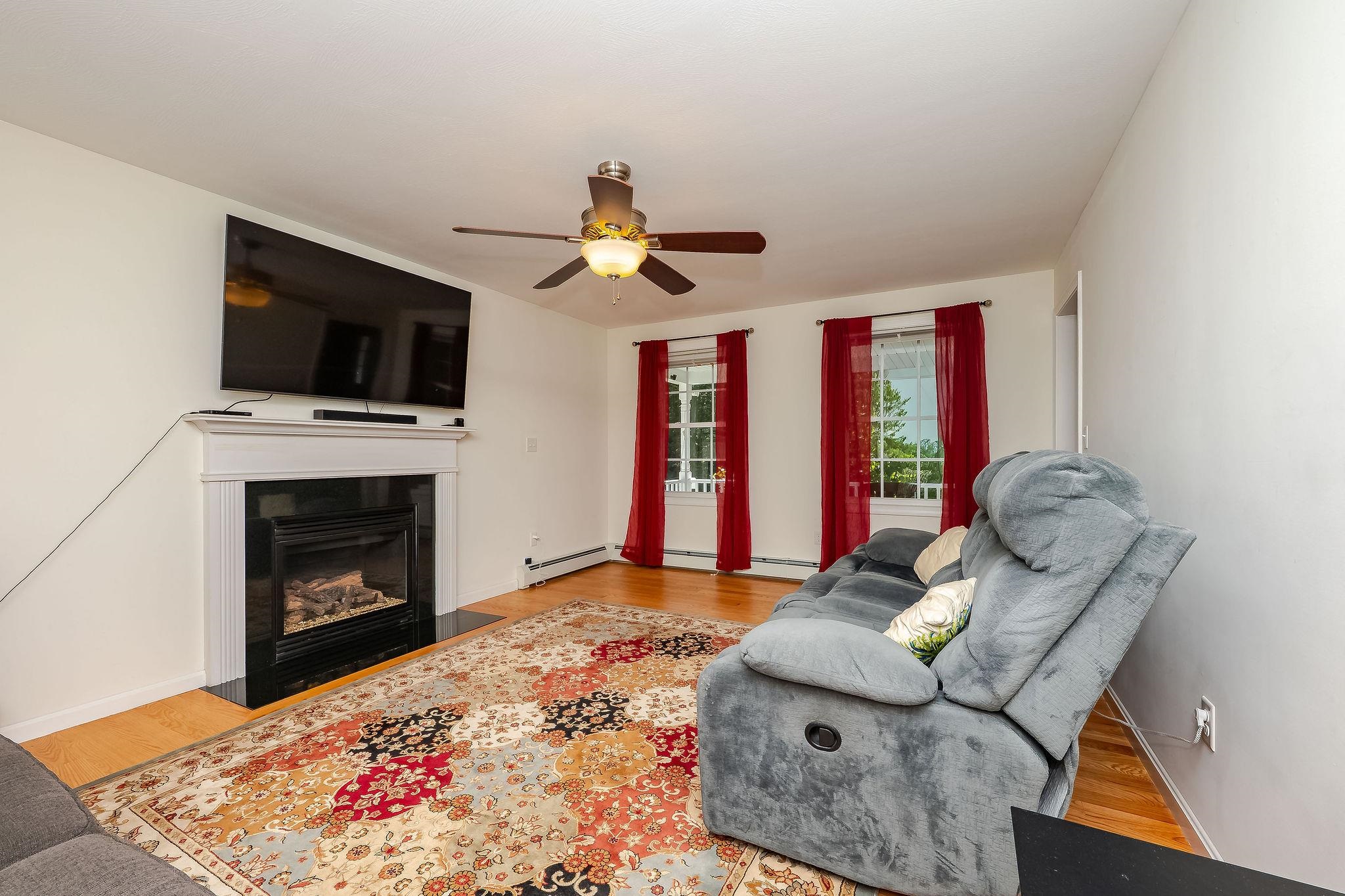 14 Hynes Court Rochester, NH 03839 - Photo 5 of 55
